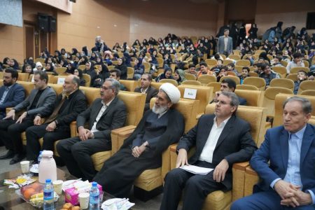 کرمانشاه میزبان همایش «همیار صلح دانش‌آموزی» بود