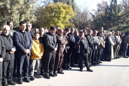 حضور مدیرعامل شرکت برق منطقه‌ای غرب در مراسم تشییع و تدفین پیکر شهید گمنام در استانداری کرمانشاه   
