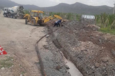 بخشی از خط انتقال آب روستای “چغاسعید” هرسین جابجا شد