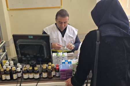 ارائه خدمات تخصصی رایگان به مددجویان اسلام‌آبادغرب در اردوی جهادی بسیج جامعه پزشکی