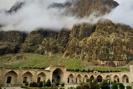 سند مالکیت کاروانسرای تاریخی شاهعباسی بیستون صادر شد